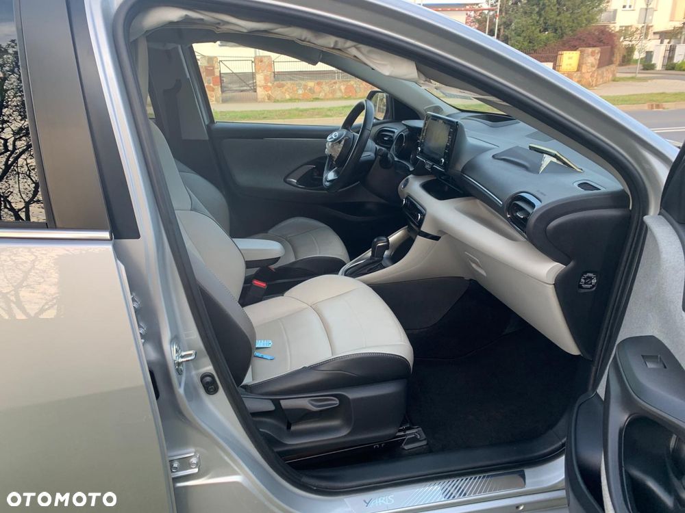 Toyota Yaris - 32