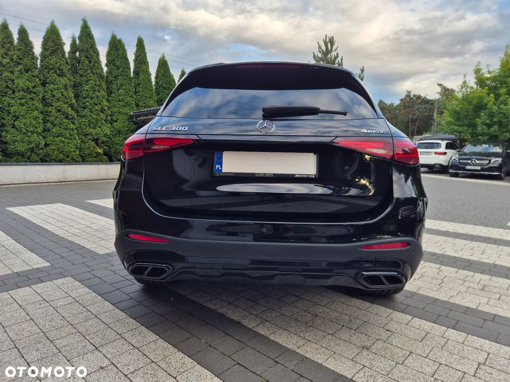 Mercedes-Benz GLC 300 4Matic 9G-TRONIC AMG Line Advanced - 9