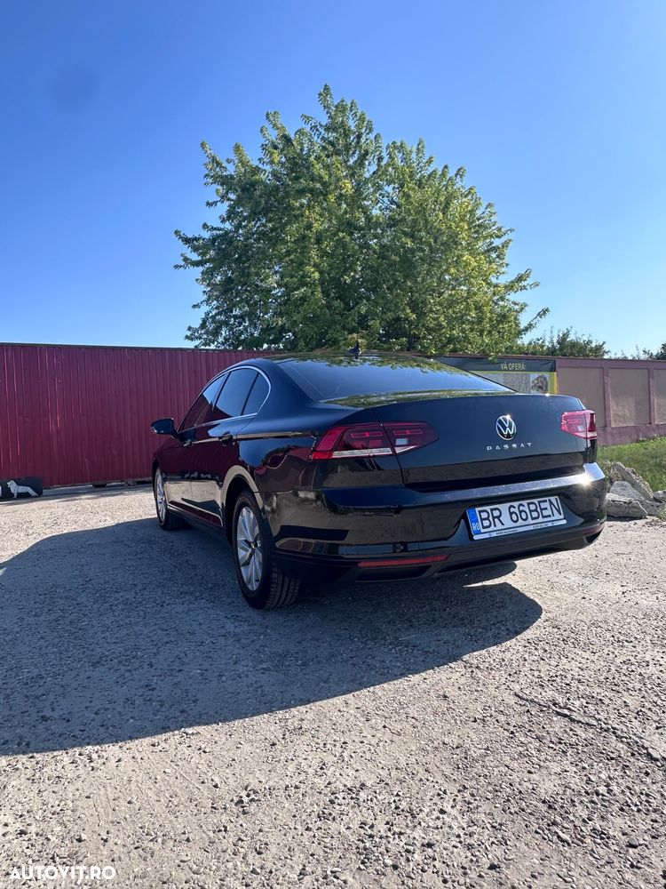 Volkswagen Passat 2021 photo 2
