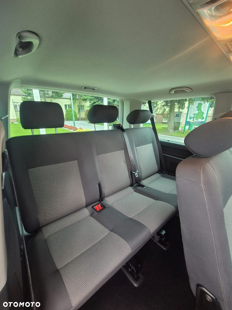 Volkswagen Caravelle - 8