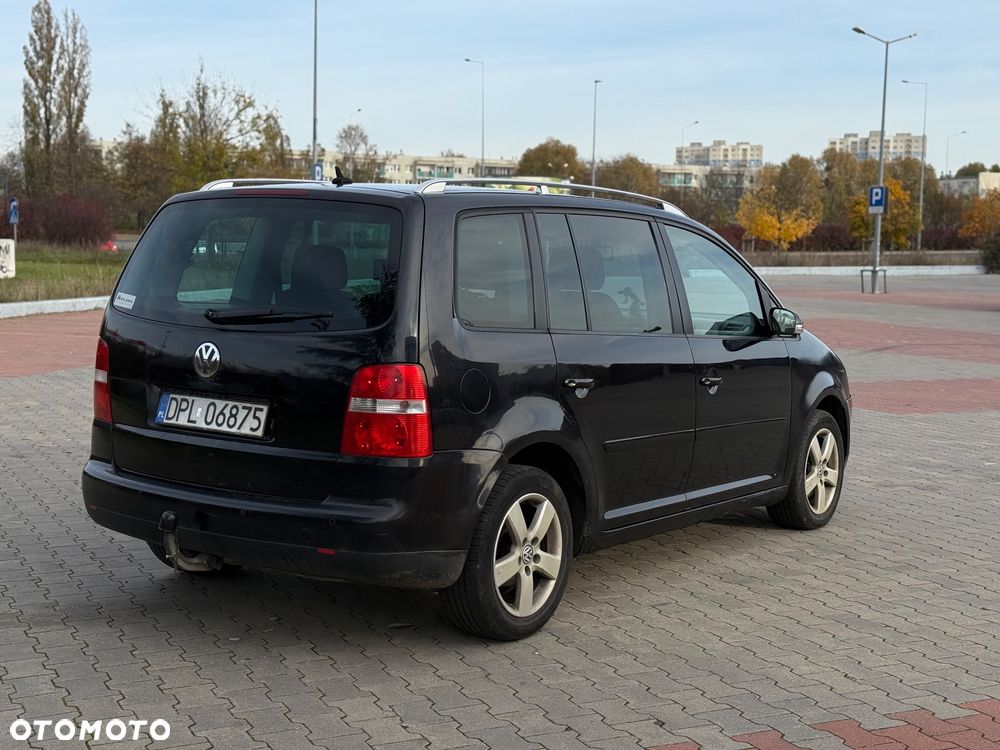Volkswagen Touran 2.0 TDI Highline DSG - 5