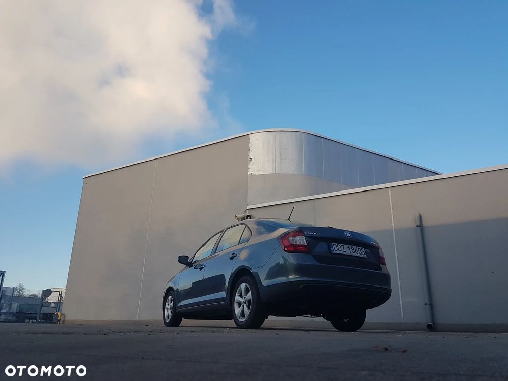 Skoda RAPID - 12