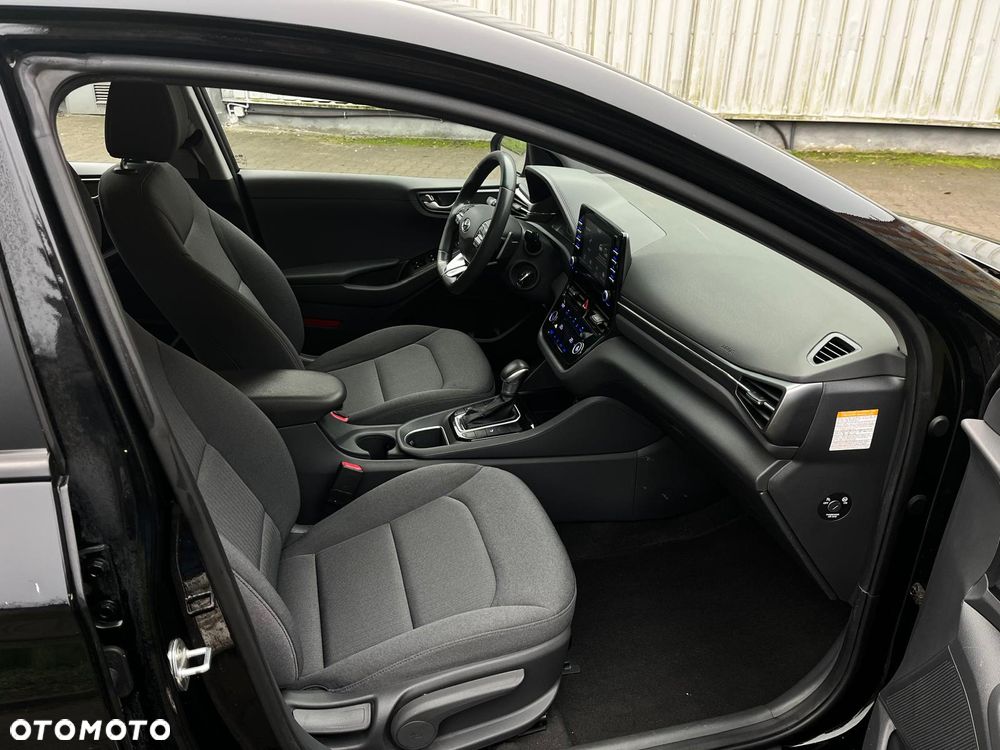 Hyundai IONIQ Hybrid Business - 16