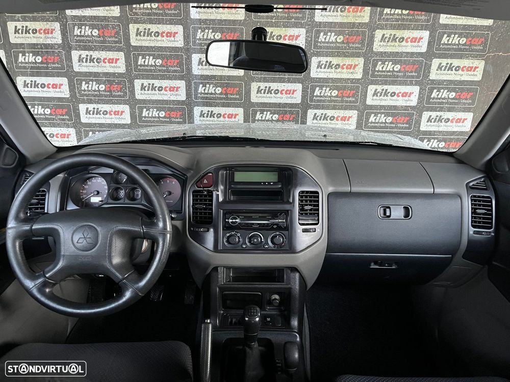 Mitsubishi Pajero 3.2 DI-D GLS - 37