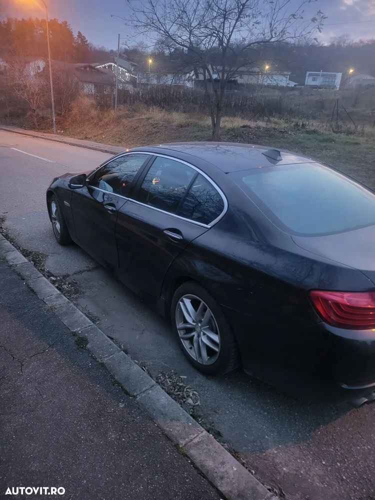 BMW Seria 5 520d xDrive Touring Aut. Luxury Line - 2