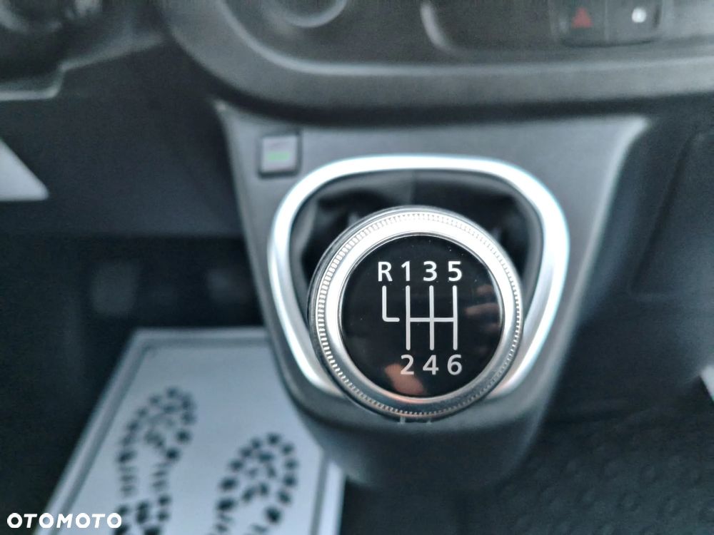 Renault Trafic 2.0 dCi - 35