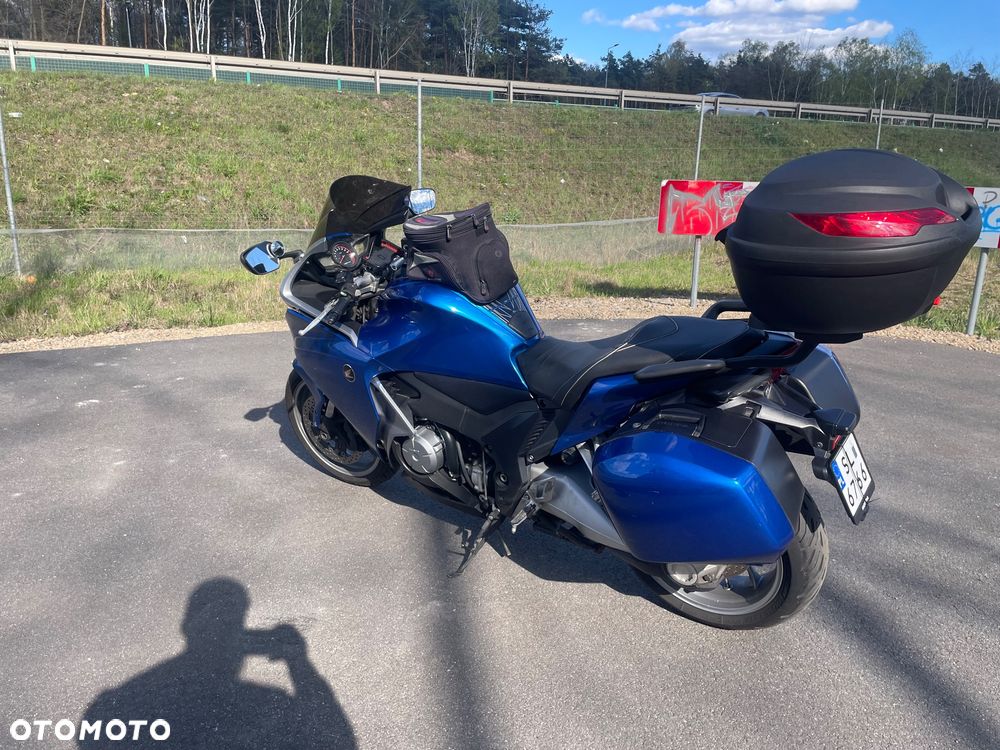 Honda VFR - 8