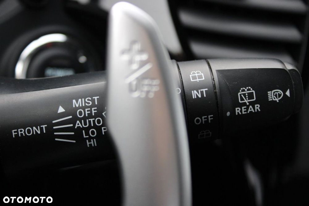 Mitsubishi Outlander - 30