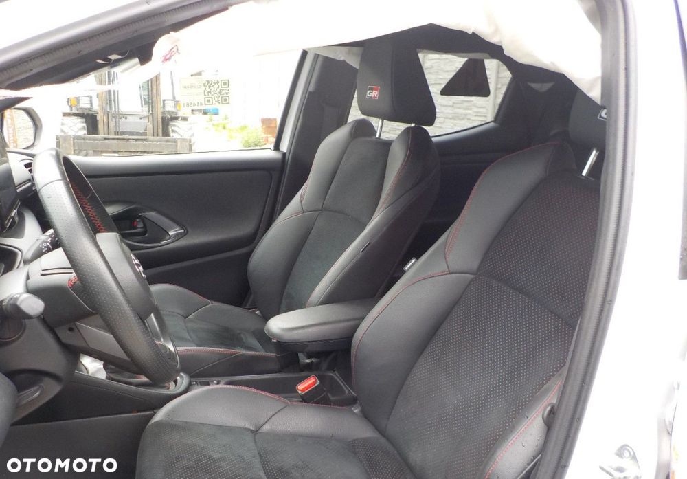 Toyota Yaris - 22