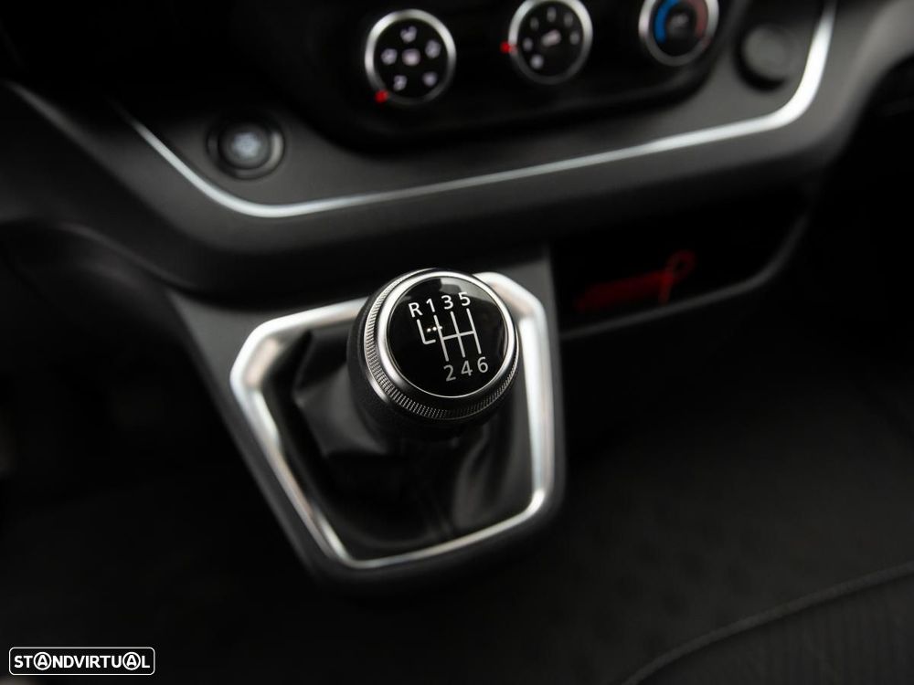 Nissan Primastar — fotografia 19
