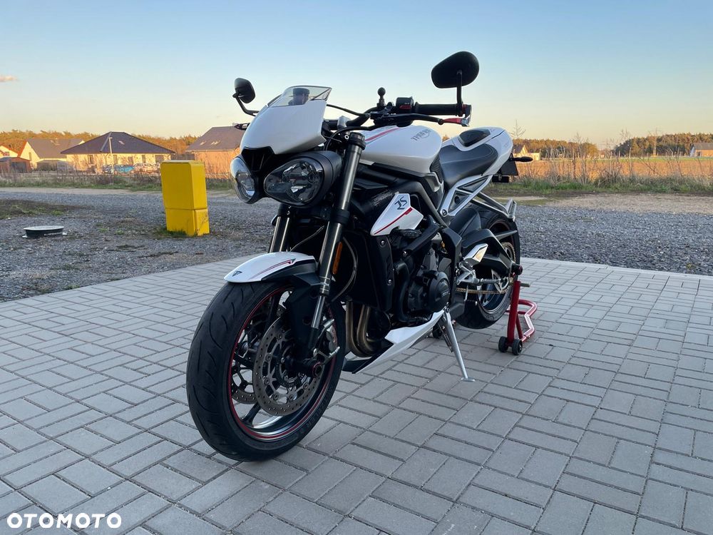 Triumph Street Triple - 2