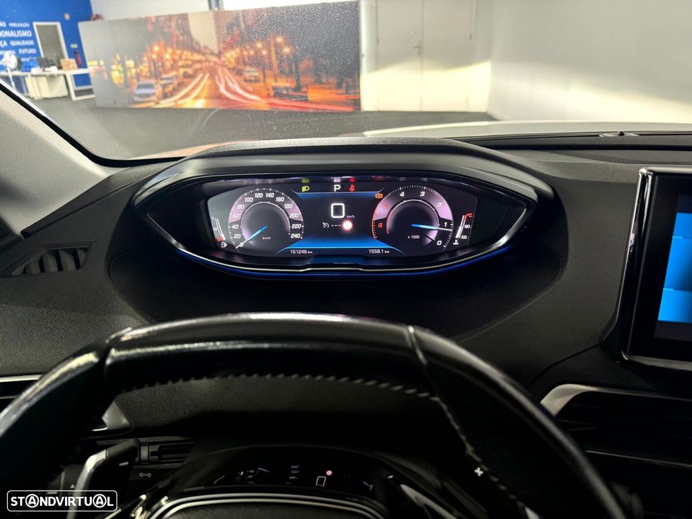 Peugeot 3008 1.5 BlueHDi Allure Pack EAT8 - 24