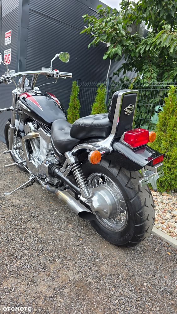 Suzuki Intruder - 13