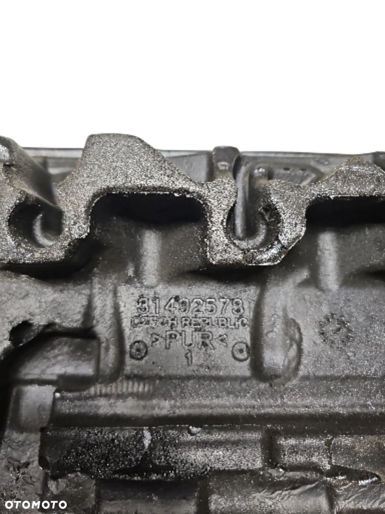 OSŁONA SILNIKA POKRYWA DEKIEL VOLVO V40 II 2012-2018r 31492573 2.0 D3 - 3