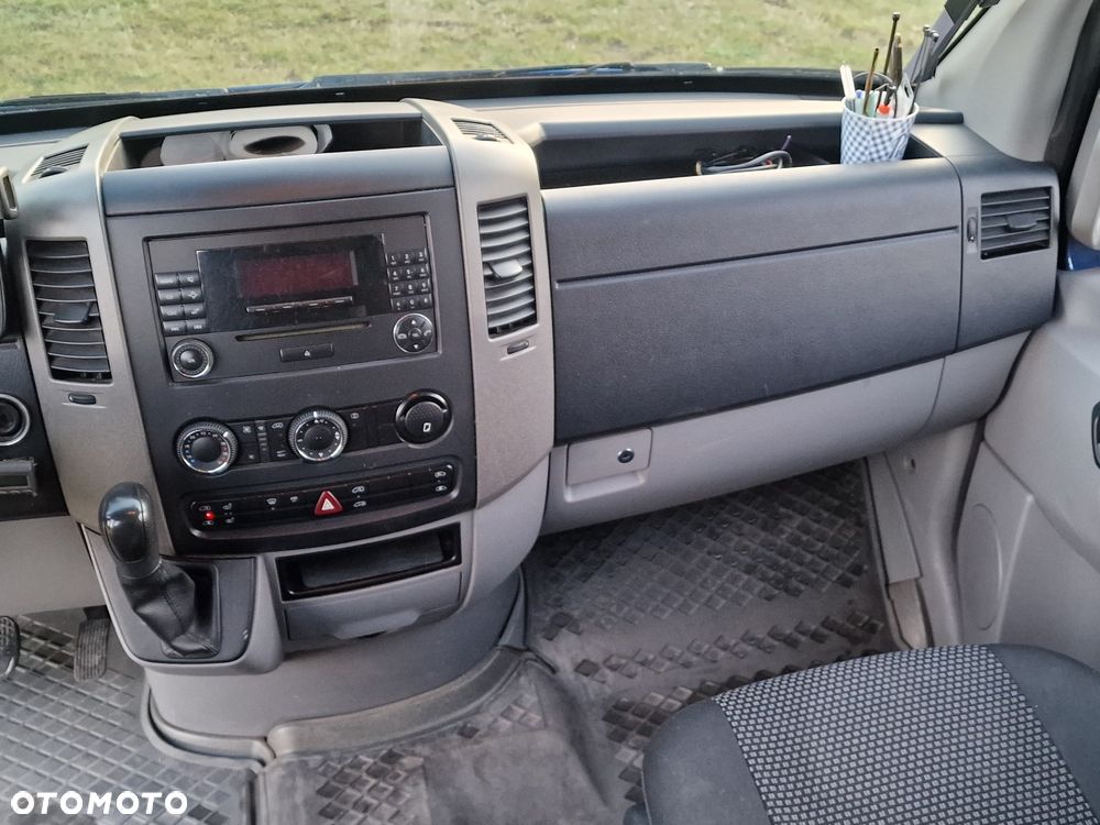 Mercedes-Benz Sprinter - 13