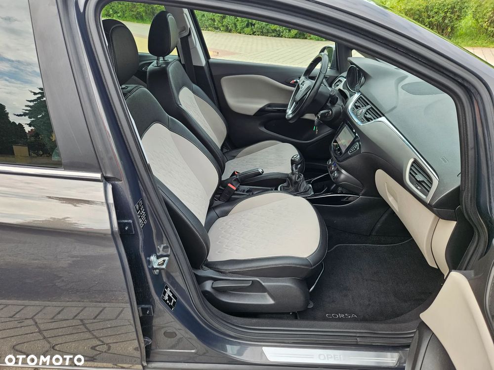 Opel Corsa 1.4 16V Cosmo - 9