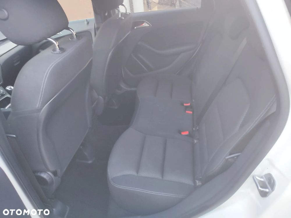 Mercedes-Benz Klasa B 180 d BlueEFFICIENCY Edition Style - 9