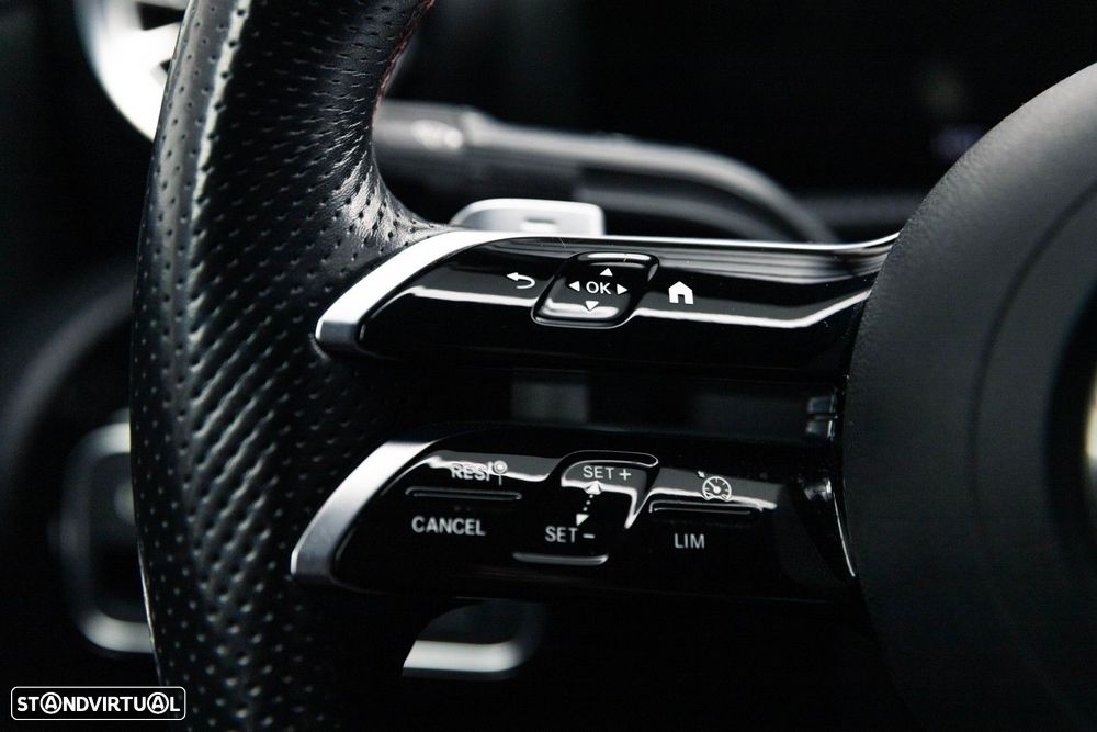 Mercedes-Benz A 250 Limousine e AMG Line - 28