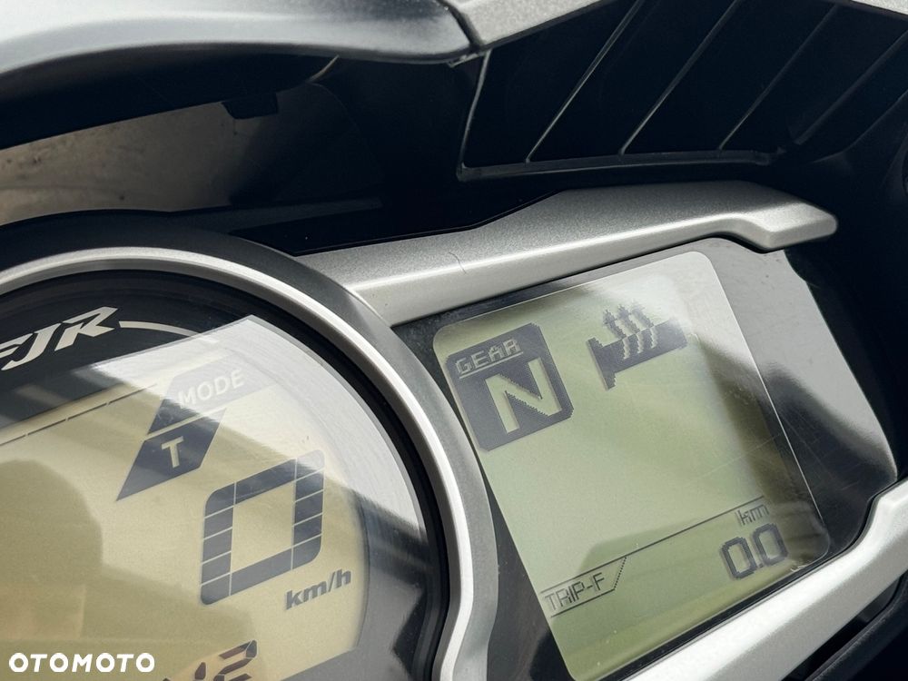 Yamaha FJR - 13
