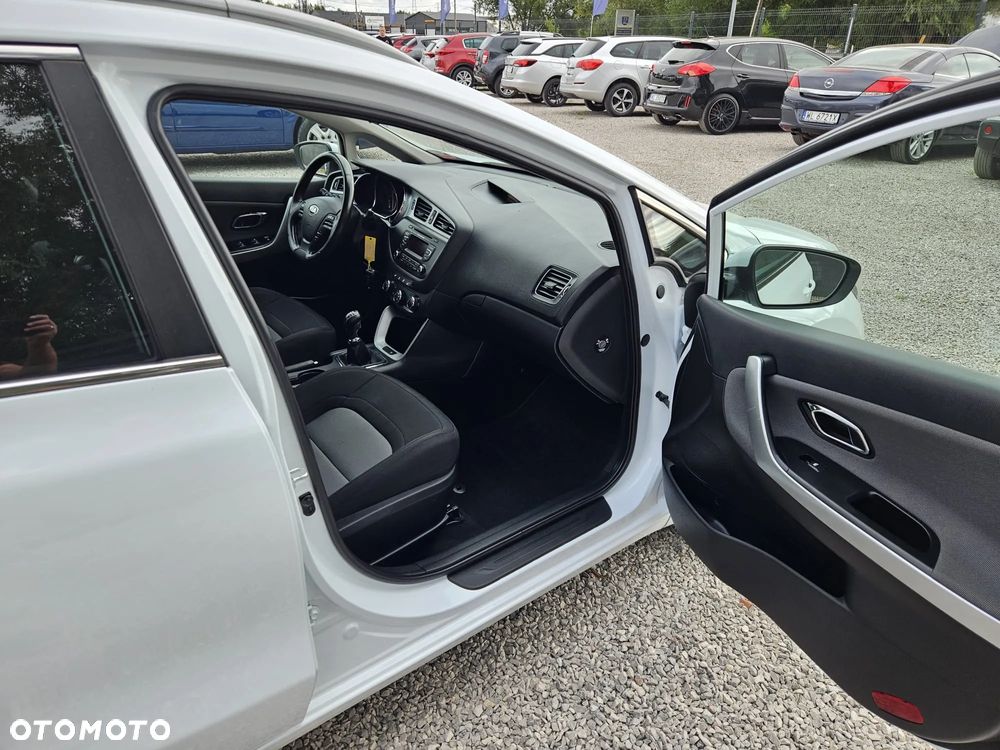 Kia Ceed 1.4 CVVT SW Dream Team Edition - 21