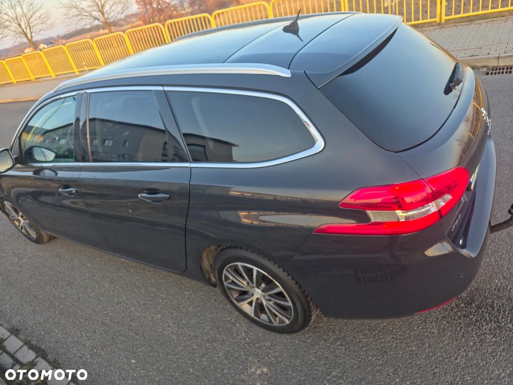 Peugeot 308 1.2 PureTech Allure S&S - 6