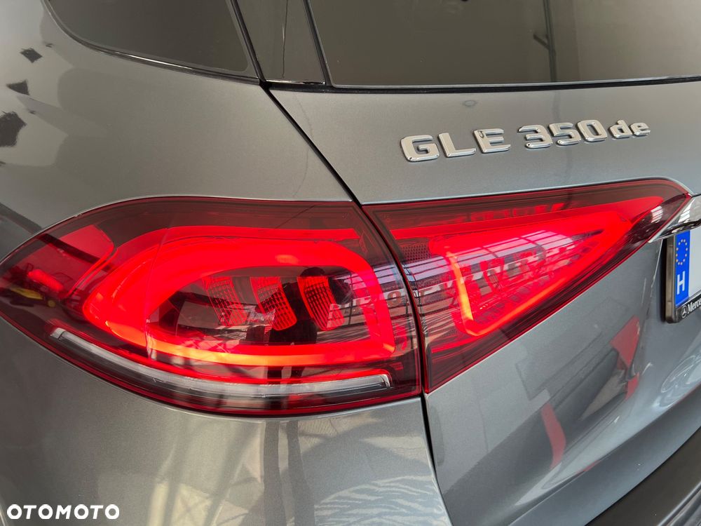 Mercedes-Benz GLE 300 d 4Matic 9G-TRONIC AMG Line - 23