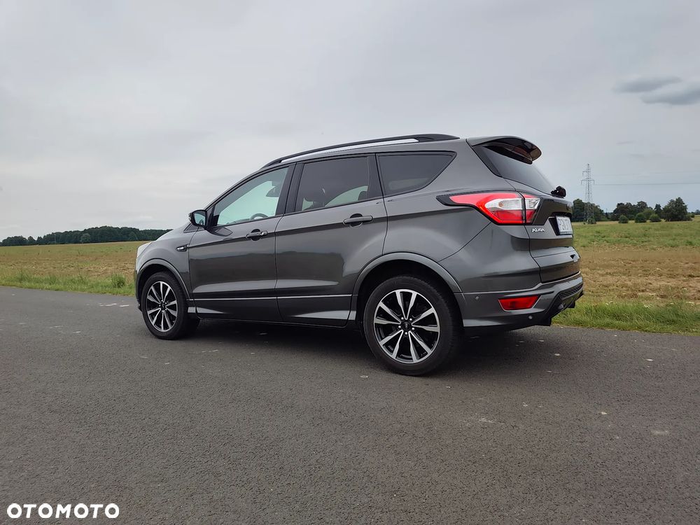 Ford Kuga 1.5 EcoBoost 2x4 ST-Line - 2