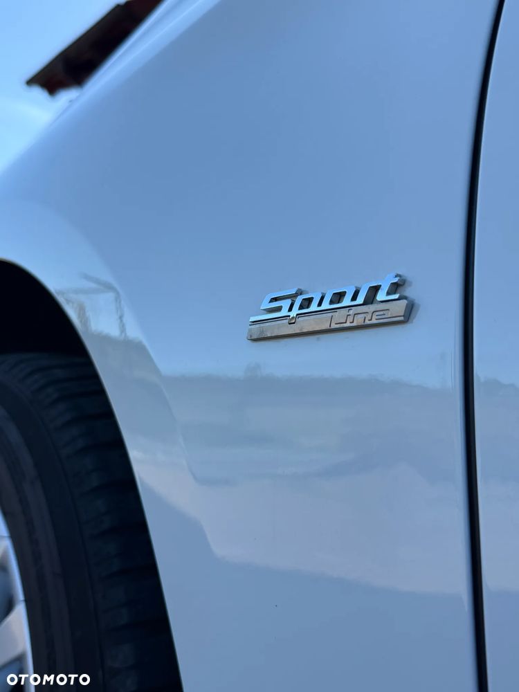 BMW Seria 2 218d - 14