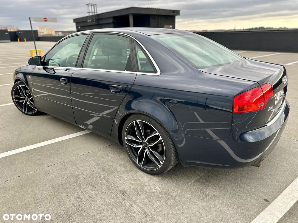 Audi A4 Limousine - 5