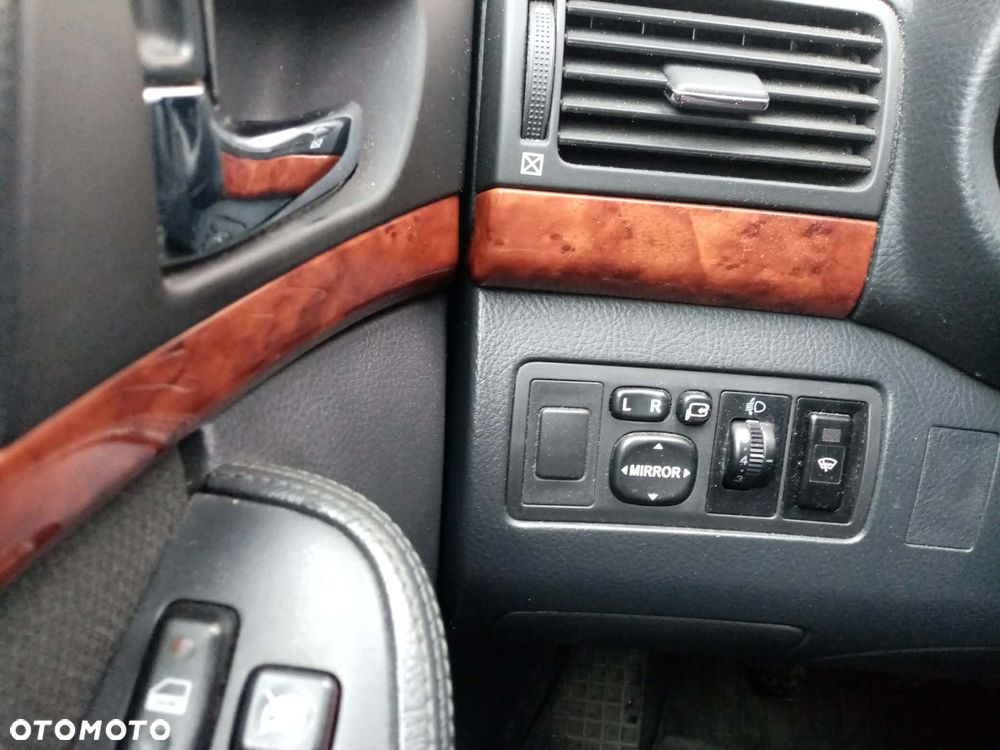 Toyota Avensis - 4