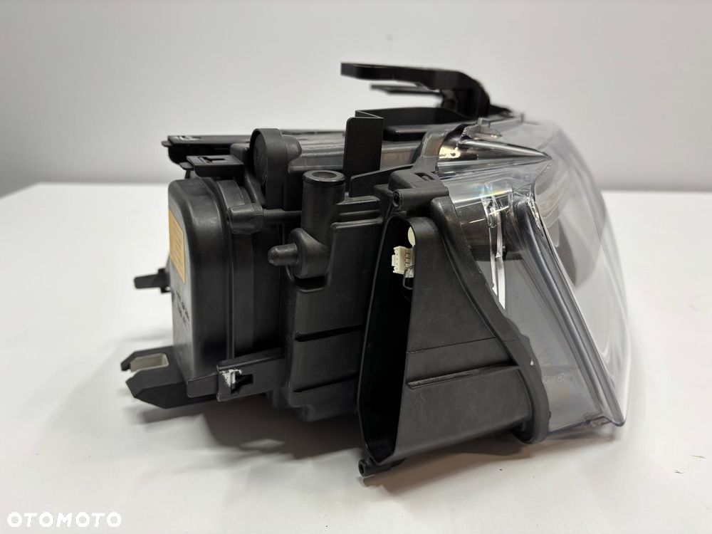 Audi Q3 8U0 Lampa Prawa Przód Przednia 8U0941006 - 4