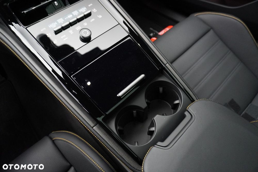 Porsche Panamera - 26