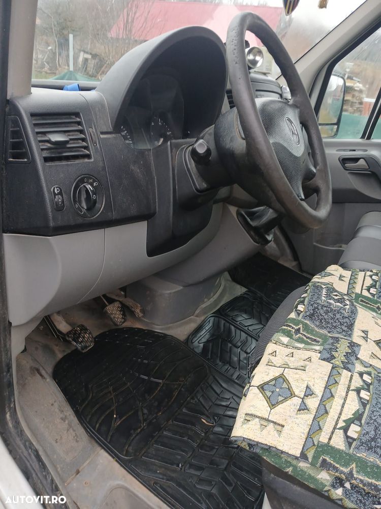 Mercedes-Benz Sprinter - 2