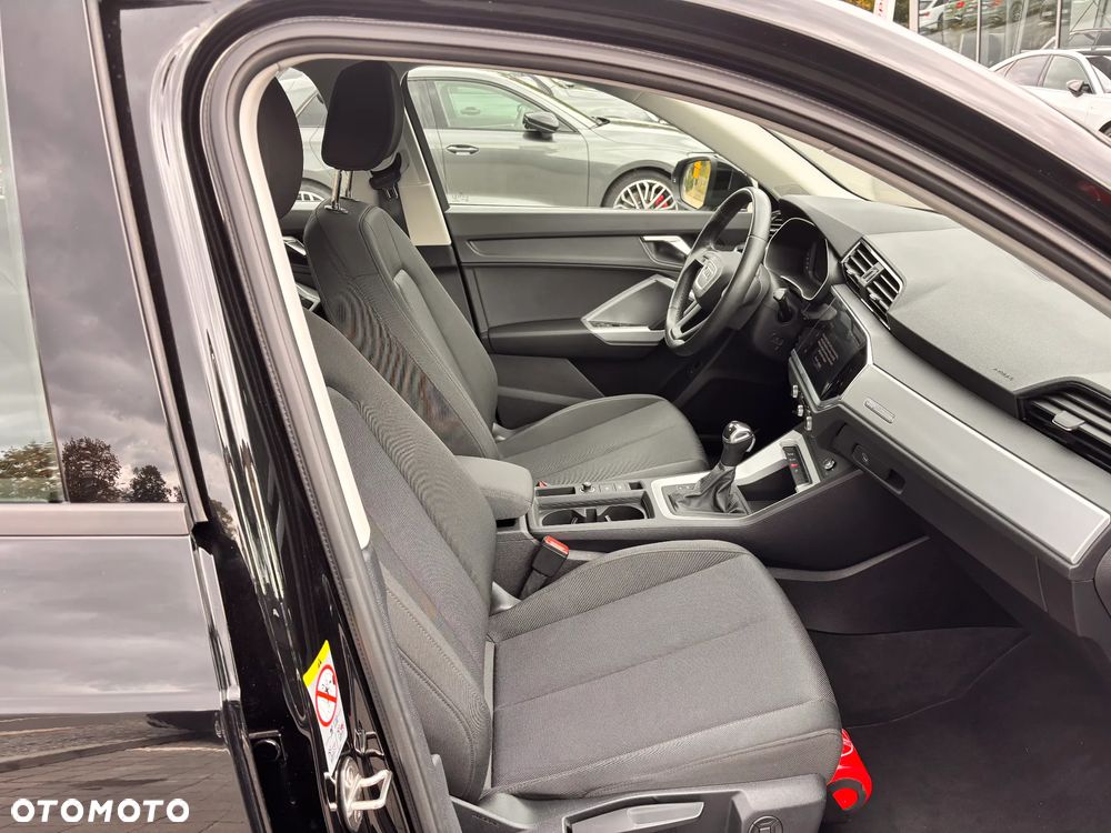 Audi Q3 35 TFSI S tronic - 11
