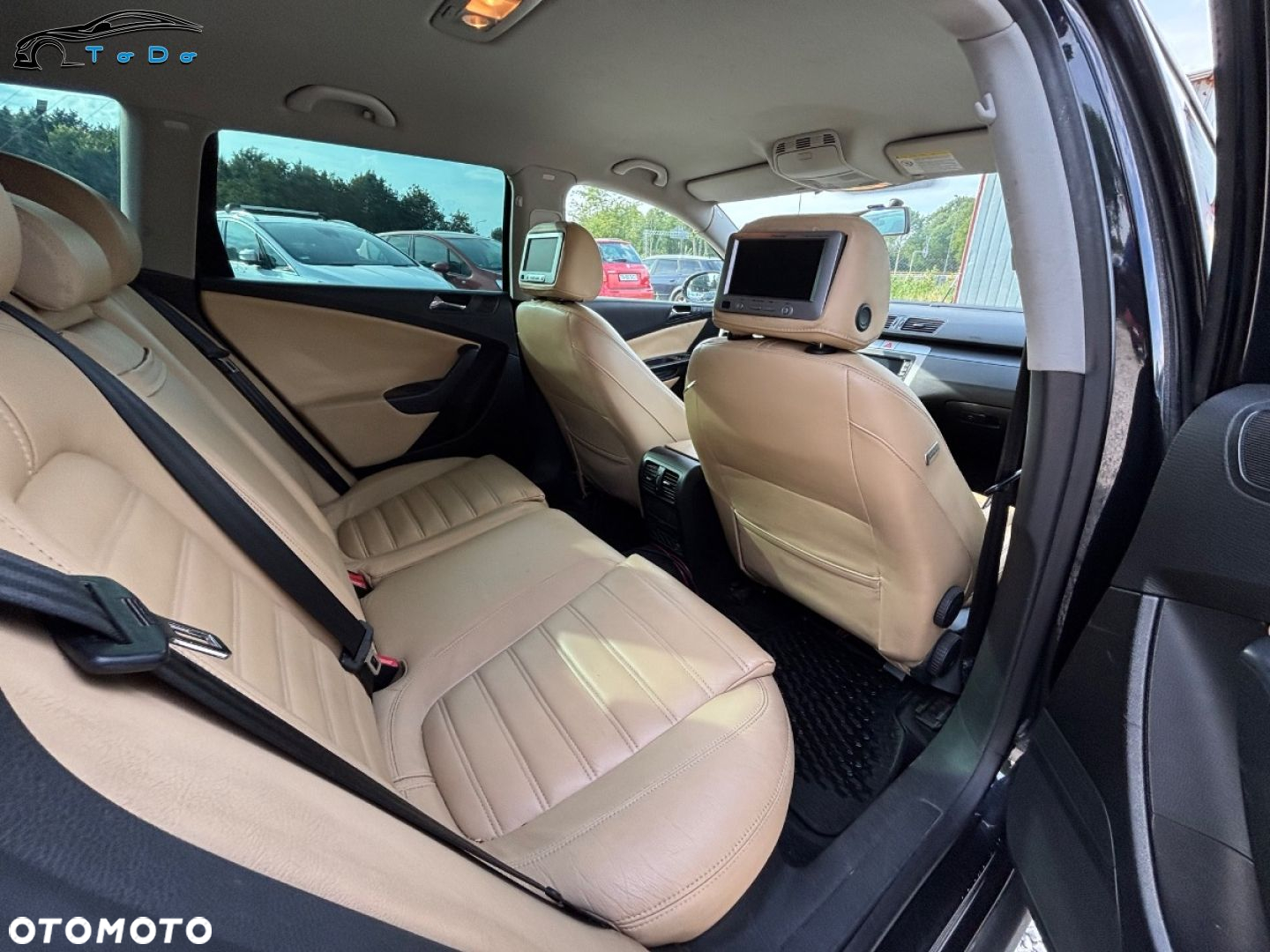 Volkswagen Passat 2.0 FSI Highline - 19