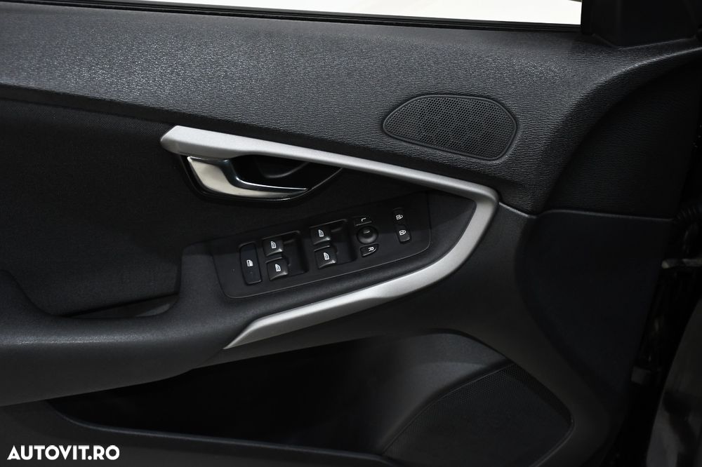Volvo V40 - 16