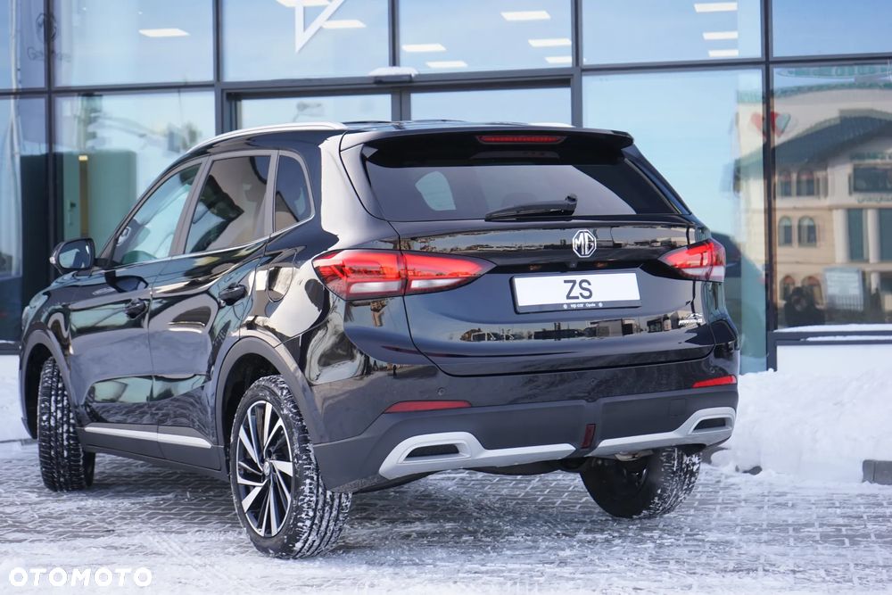 MG ZS 1.5 HEV+ Exclusive - 11
