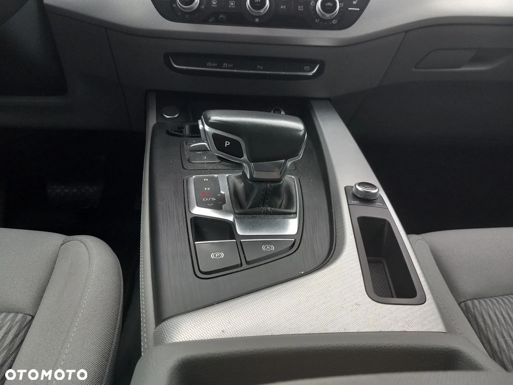 Audi A4 Avant 2.0 TDI S tronic - 5