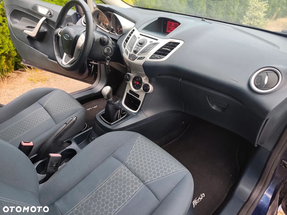 Ford Fiesta 1.6 TDCi DPF Titanium - 18
