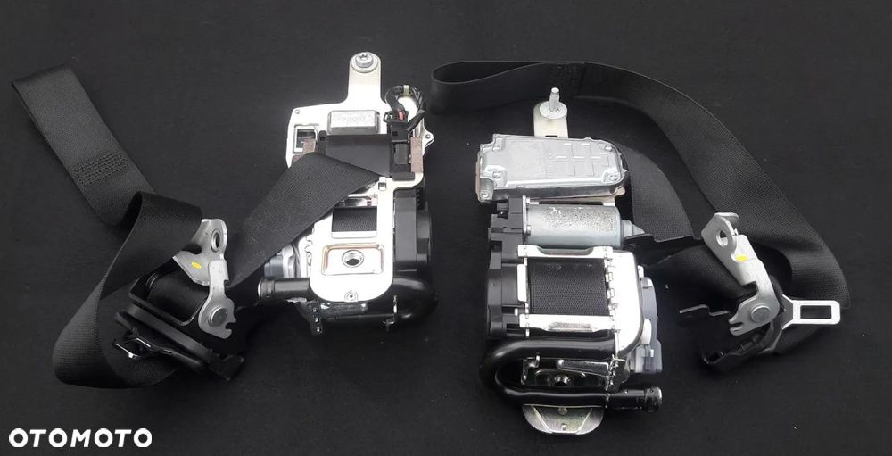 Mercedes W207 Cabrio pasy PRE-SAFE napinacze kmpl