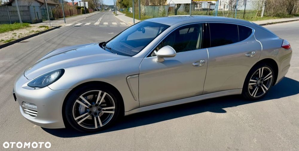 Porsche Panamera 4S - 4
