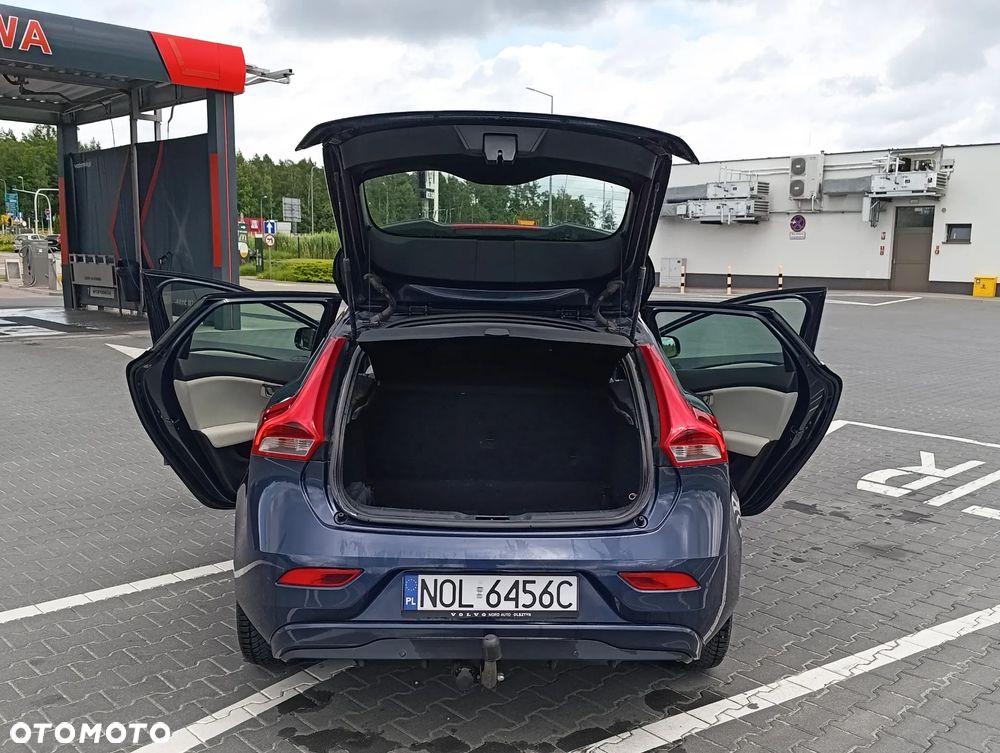 Volvo V40 D2 Momentum - 14