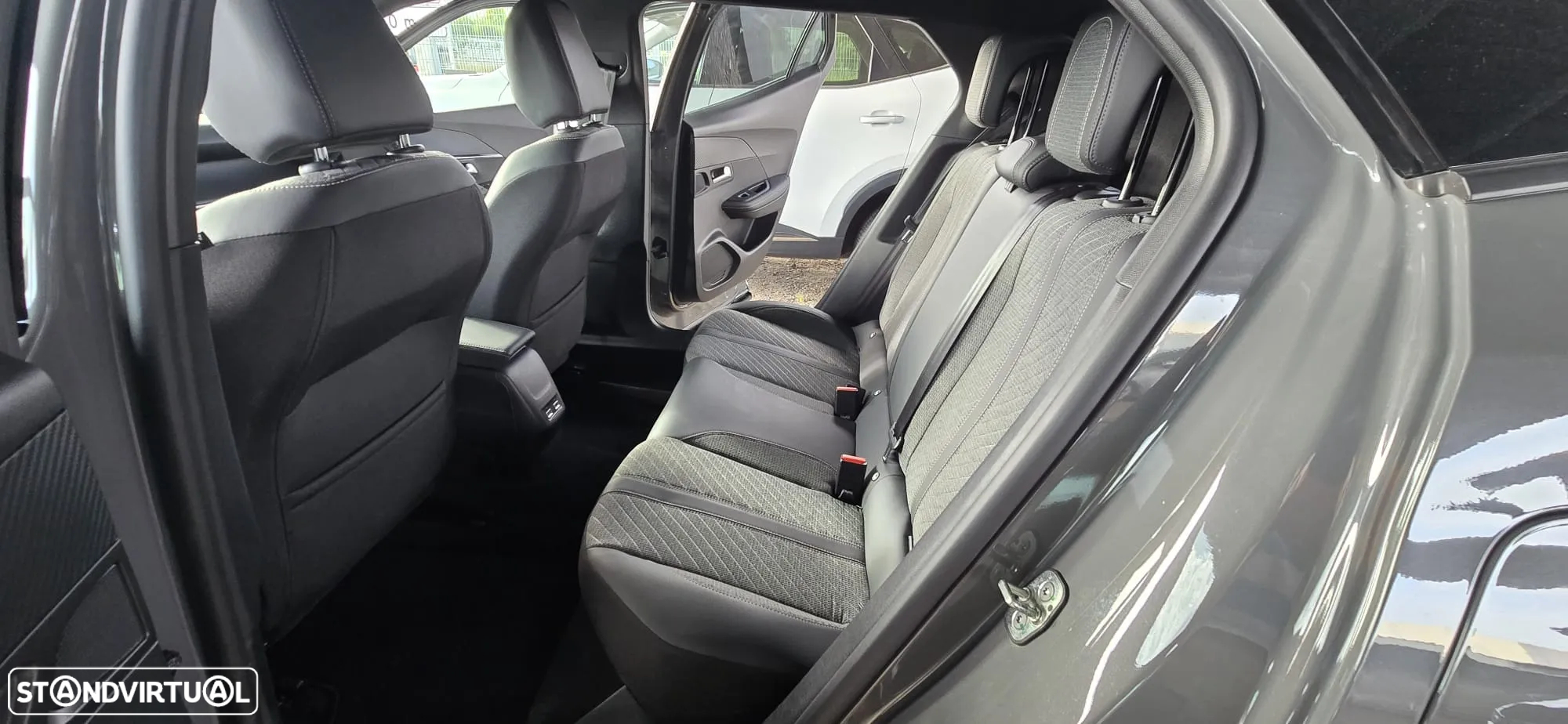 Peugeot 2008 PureTech 100 Allure - 39
