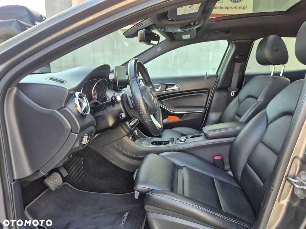 Mercedes-Benz GLA 250 4-Matic Urban - 21