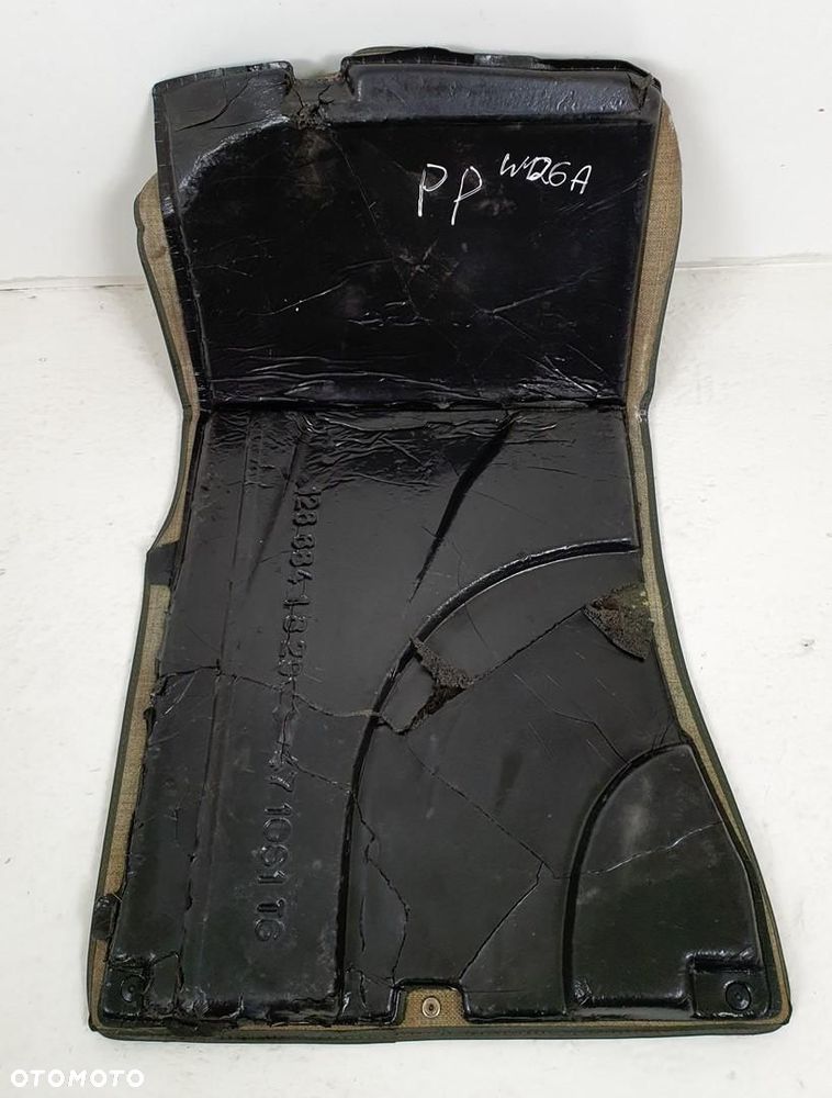 DYWANIK WYCIERACZKA PRAWY PRZÓD MERCEDES W126 - 2