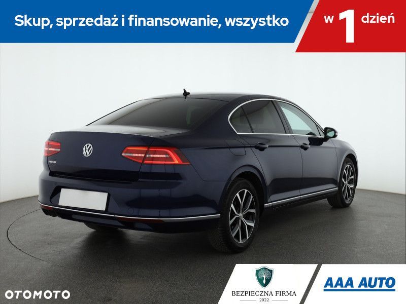 Volkswagen Passat - 6