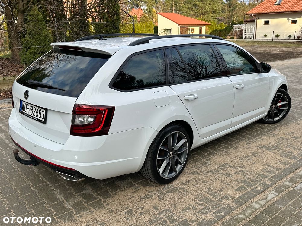 Skoda Octavia Combi 2.0 TDI DSG RS - 18
