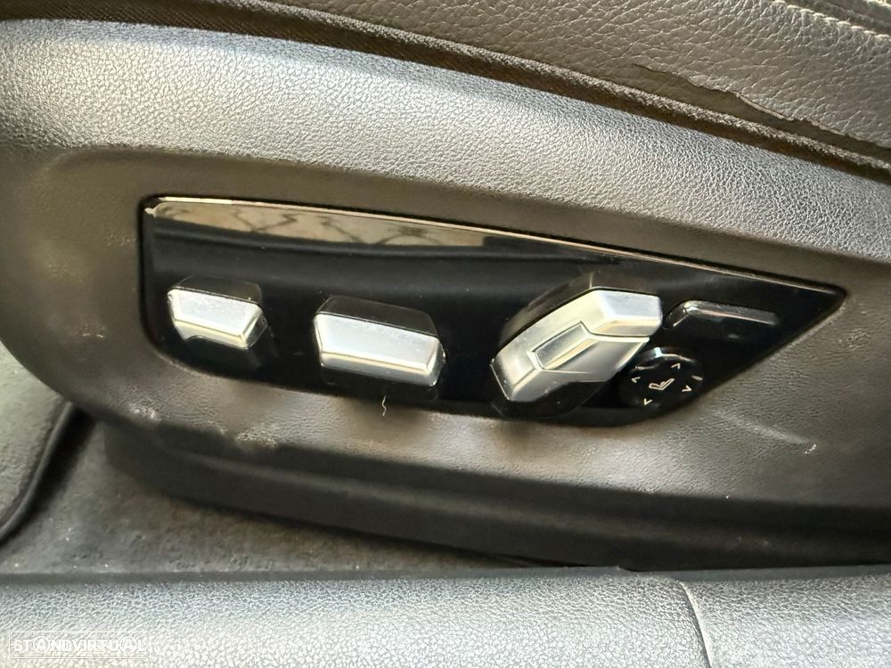 BMW 520 d Pack Desportivo M Auto - 15