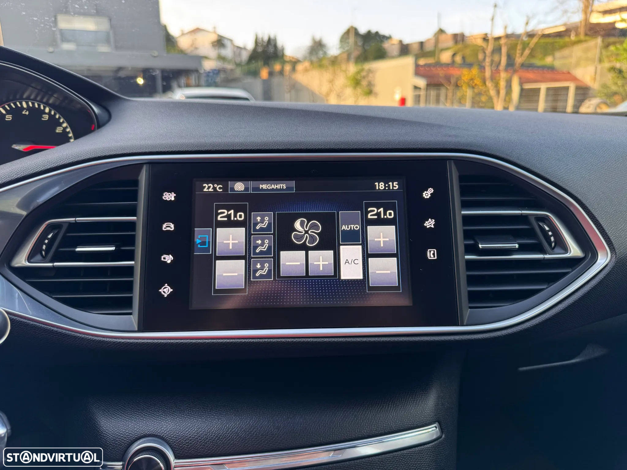 Peugeot 308 SW 1.2 PureTech Allure Full LED - 23