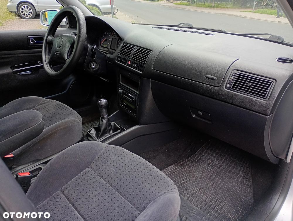 Volkswagen Golf 1.6 - 13